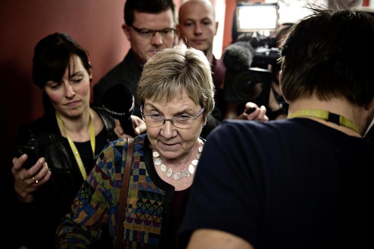Arbejdstøjet. Marianne Jelved kommer ikke til at kede sig som ny minister. Mindst tre problematiske sager ligger og venter. 