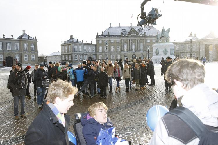 INTERESSE. Ud over presseopbuddet har kun få fundet vej til ministerskiftet på Amalienborg. 