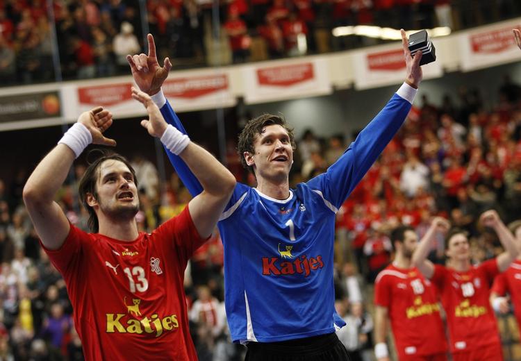 danskermøde. Bo Spellerberg (tv) og Niklas Landin (midt) har spillet på samme hold adskillige gange for Danmark, men de kommer til at stå over for hinanden i EHF Cuppen. 