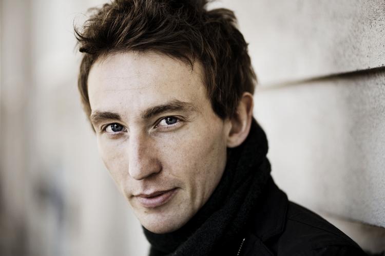 Meningsmåling. mange mediehuse benytter et datamateriale, som sjældent kan stille den journalistiske sult efter skarpe konklusioner om årsager til dette og hint, skriver Sigge Winther Nielsen. 