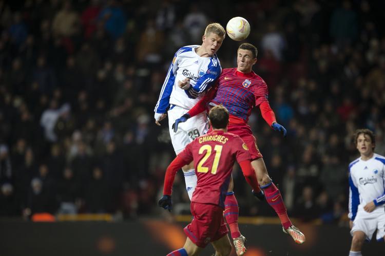 FORGÆVES. En enkelt stor chance kom Andreas Cornelius frem til mod Steaua Bukarest. 