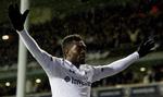 1-0. Med sit første europæiske mål i halvandet år bragte Amanuel Adebayor Tottenham foran. 