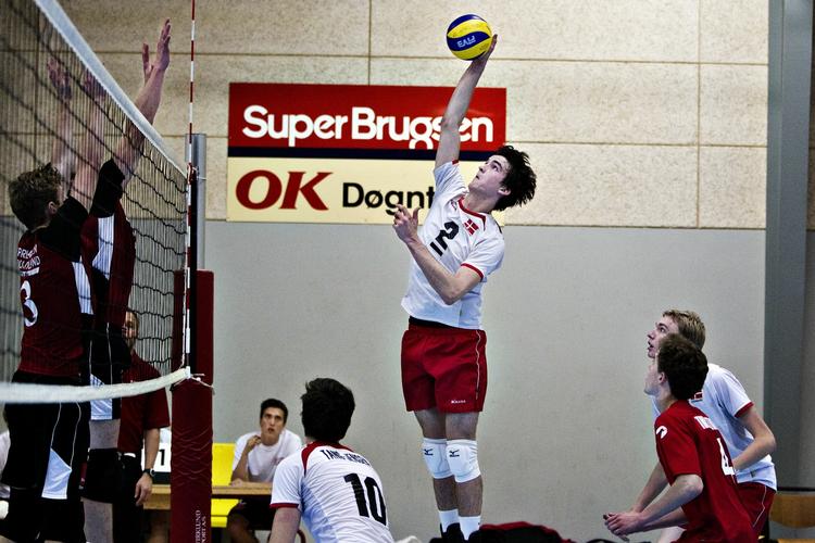 fokus. Danmark har fået den store opgave med at arrangere EM i volleyball sammen med Polen. Derfor dropper forbundet en sag mod Team Danmark. 