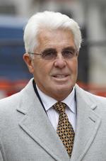 Den forhenværende tv-stjerne Max Clifford afviser alle anklager i sag om seksuelt misbrug. 