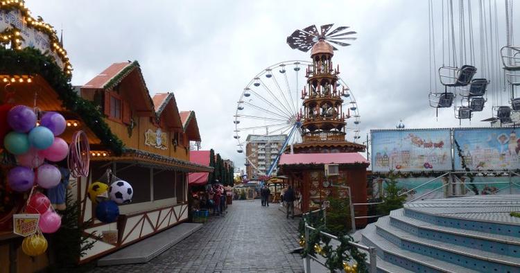 BØRNESAGER. Der er også noget for de mindste på julemarkedet i Rostock. 