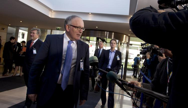 Afgørelse. Den hollandske udenrigsminister, Frans Timmermans, ankommer her til mødet for Natos udenrigsministre, hvor det blev besluttet at sende patriotsmissiler til Tyrkiet. 
