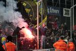 Pyroteknik. Det er tredje gang på ti dage at Brøndby-fans havde det lidt for sjovt på lægterne. 