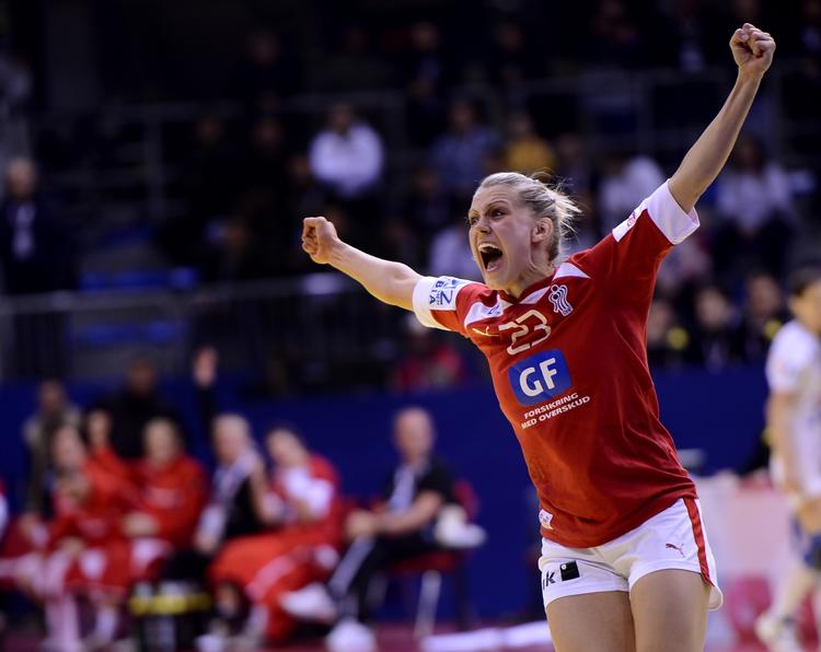 Videre. Ann Grete Nørgaard er glad. Efter en scoring. Nu kan hun og holdet glæde sig til Tjekkiet, Serbien og Norge. 