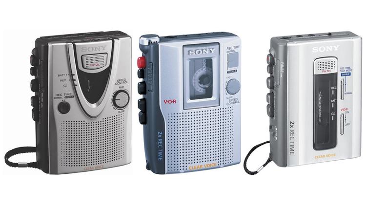 LEGENDE. Sony har meddelt, at de stopper med at lave deres TCM-diktafoner (bill.), hvilket er endnu et søm i kassettebåndets ligkiste. Men yngre kræfter arbejder på at genoplive formatet. 