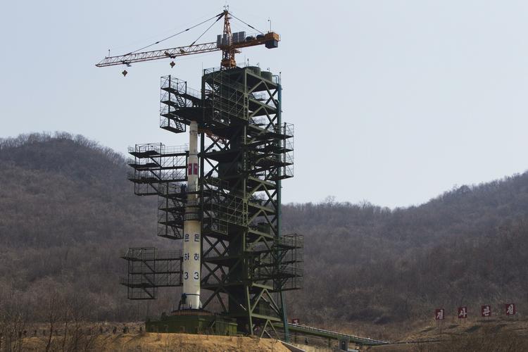 Videnskab. Det er denne Unha-3 raket, det Nordkoreanske diktatur vil skyde af inden nytår. 