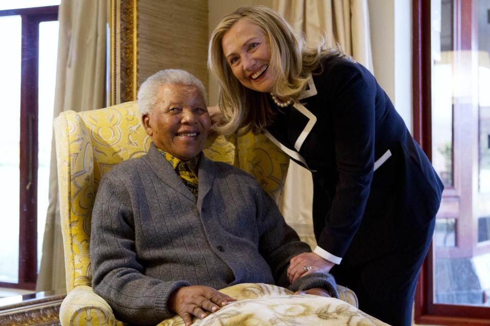 Hillary Clinton besøgte den aldrende Mandela i august 2012. 