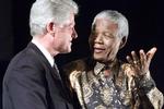 I 2001 fungerede Mandela selv som vært ved et besøg fra den tidligere amerikanske Bill Clinton, der under en kongres i Johannesburg slog til lyd for at sydafrikanerne mere aktivt tog del i løsningen af landets udfordringer. 