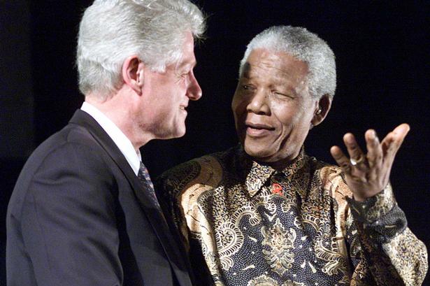 I 2001 fungerede Mandela selv som vært ved et besøg fra den tidligere amerikanske Bill Clinton, der under en kongres i Johannesburg slog til lyd for at sydafrikanerne mere aktivt tog del i løsningen af landets udfordringer. 