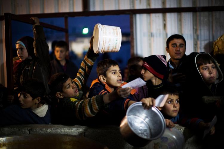 Flugt. Også internt i Syrien er der flygtninge - her i en lejr i byen Azaz nær grænsen til Tyrkiet. 