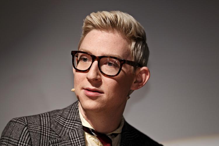 Morsdreng. Emil Thorup er vært på det nye 'X Factor'-program. Han er især kendt fra nichekanalen DR Mama. 