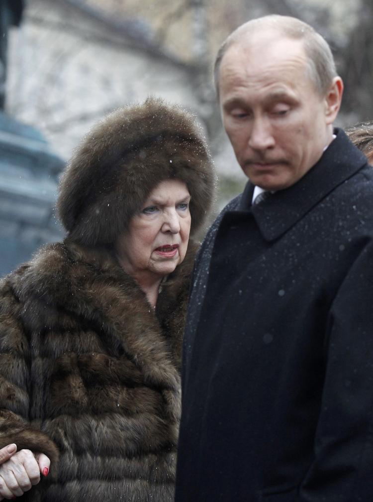 dødsfald. Galina Visjnevskaja viste sig sjældent offentligt, men modtog så sent som i sidste uge en fornem officiel hæder fra den russiske præsident Vladimir Putin. Billedet her er et arkivfoto fra marts. 