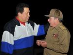 Ankommet. Cubas leder Raul Castro tog i søndags imod Hugo Chavez. 