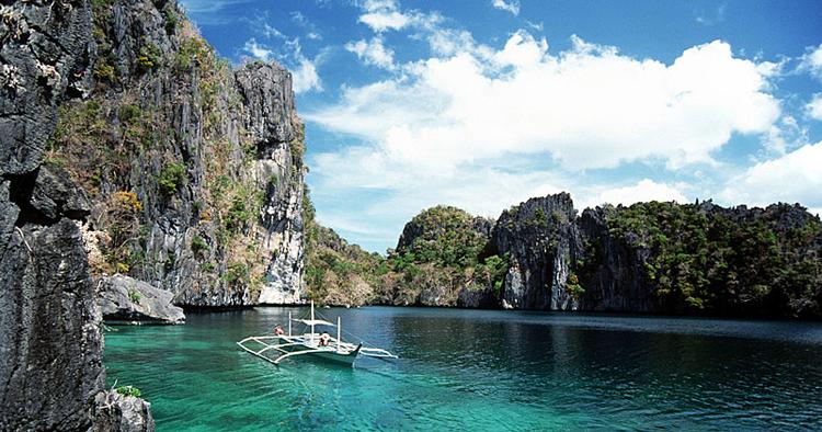 DRØMMESYN. Filippinske Miniloc Island er eftersigende en af verdens skønneste øer. Her er det Big Lagoon. 
