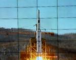 Påstand. Nordkoreanerne siger, at raket er et harmløst forsøg på at sætte en vejrsatellit i kredsløb. 