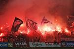 Kaos. Efter pokalkampen mellem Brøndby og FCK for to uger siden løb omkring 1.000 Brøndby-fans ind på banen. På lægterne ødelagte FCK-grupperinger ifølge Brøndby for omkring 200.000 kroner. 