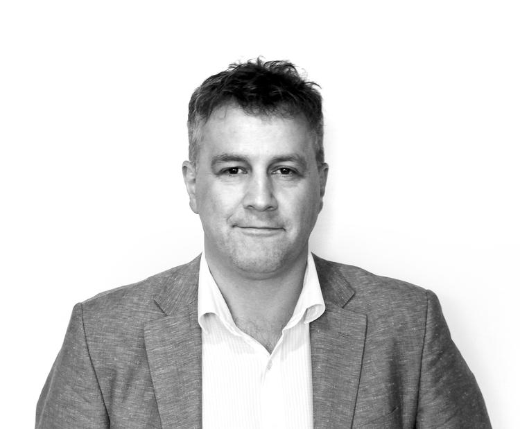 110. Morten Hechmann hævder, at 110 er den gennemsnitlige IQ for  kunderne i de butikscentre, som Steen &amp; Strøm administrerer. Søndag afvikler de DM i Mobil i et af dem, Bruuns Galleri i Aarhus. 