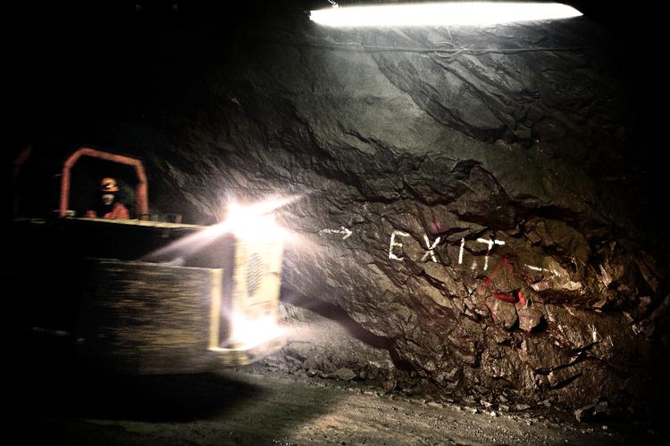 Storskalalov. Danmark ventes at blåstemple den kontroversielle lov via en særlov i Folketinget. 