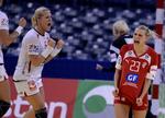 øv! Det vakte enorm skuffelse i den danske lejr, da spillerne fandt ud af at sejren over Norge i går alligevel ikke gav direkte adgang til VM næste år.  I stedet skal Danmark ud i to playoff-kampe. 