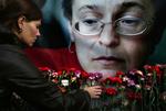 Mindet. Anna Politkovskaja blev 7. oktober skudt ned foran sin gadedør i Moskva. 