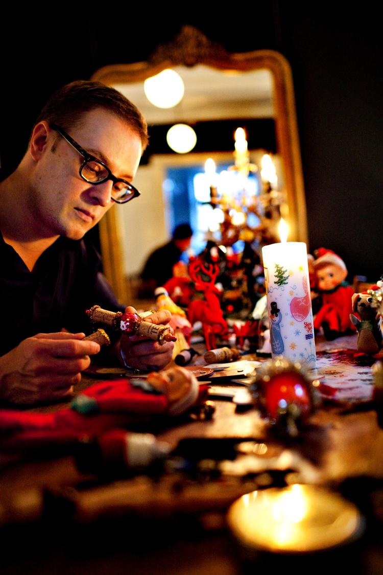 Shane. Forfatteren og børnetv-værten Shane Brox har lavet en usædvanlig julekalender på kunstforeningen Gl Strand. 
