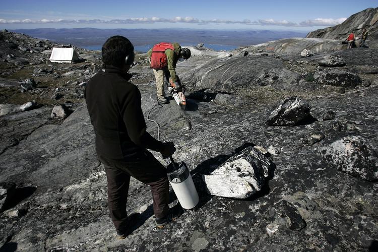 Guldgravning. Der graves efter guld på øen Qussu, Storeø, i Nuuk Fjorden. (arkivfoto) 