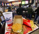 Multinational. McDonald's er godt tilfreds med åbenhed, mens Jysk og andre selskaber afventer reaktionerne. 