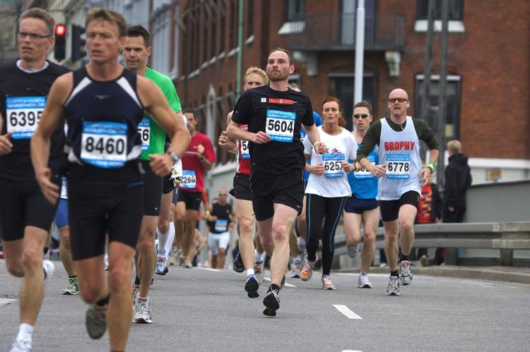 Udfordring. Hvert år kaster tusindvis af danskere sig ud i Copenhagen Marathon eller andre krævende løb. 