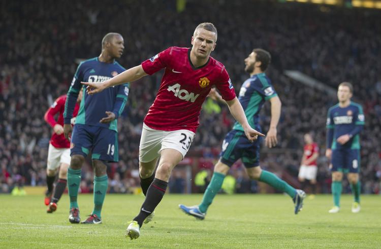 Perlemål. Med en følt indersideafslutning drejede Tom Cleverley 2-0-scoringen uden om Sunderland-keeperen Simon Mignolet. 