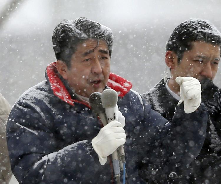 Comeback. Shinzo Abe lover hårdere kurs over for Kina, men især økonomien skal også have hans fokus. 