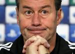 FYRET. Et nederlag til Freiburg i aftes blev den sidste kamp som Schalketræner for Huub Stevens. 
