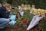 Sorg. De tyve børn, der blev dræbt, var mellem seks og syv år. Adam Lanza skød desuden syv voksne, heriblandt sin egen mor. 