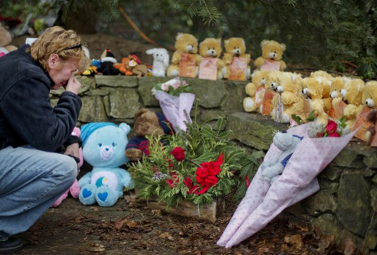 Sorg. De tyve børn, der blev dræbt, var mellem seks og syv år. Adam Lanza skød desuden syv voksne, heriblandt sin egen mor. 