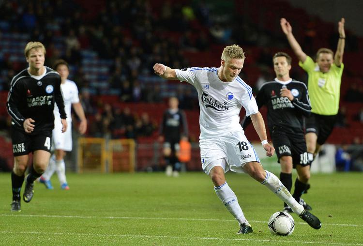 forstærkning. FCN-træner Kasper Hjulmand mener, at FCK's Nicolai Jørgensen er en gave til Superligaen. Foto: Lars Poulsen/Polfoto 