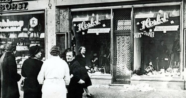 KRYSTALnatten og nazisternes magtovertagelse markeres i Berlin igennem 2013. 