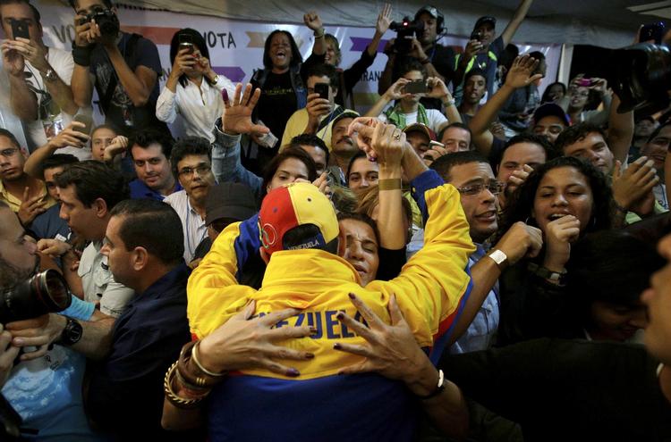 Taber. Henrique Capriles' parti var de store tabere ved guvernørvalget i Venezuela, men Capriles selv vandt delstaten Miranda. 