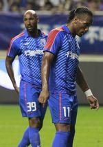 exit. De to tidligere Chelsea-stjerner, Nicolas Anelka (tv) og Didier Drogba har ikke formået at bringe storhed til rigmandsklubben Shanghai Shenhua. 