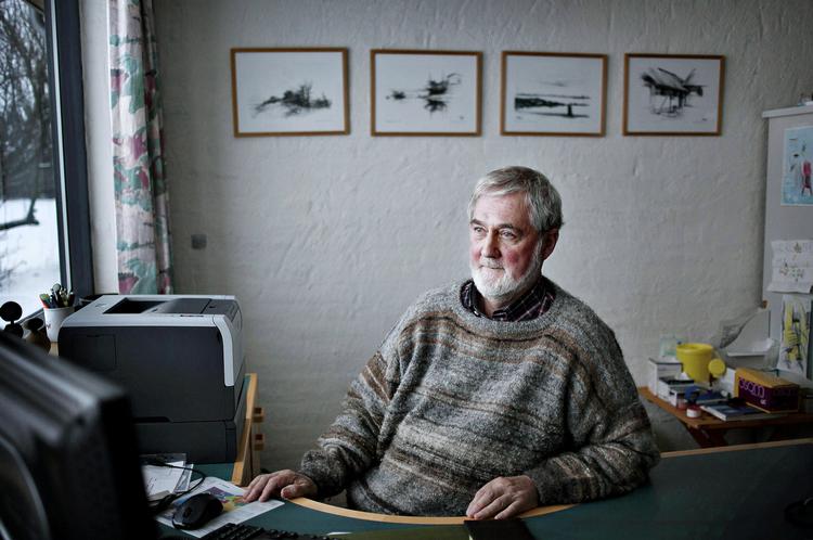 Arbejdshest. Villy Aage  Petersen er 71 år, men han arbejder stadig som praktiserende læge  mindst tre dage om ugen, da ingen  vil købe hans praksis og passe  på hans patienter. 