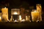 Sorg. Mens byen Newtown sørger over de dræbte i Sandy Hook-massakren, forsøger lovgiverne at finde ud af, hvordan de kan forhindre en lignende tragedie. 