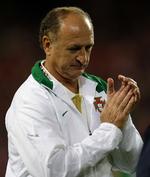 Genansat. Scolari står med opgaven over dem alle: Brasilien skal for enhver pris vinde VM på hjemmebane i 2014. 