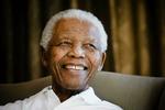 skolemester. Nelson Mandelas vedholdende og lune ledelsesstil ændrede verdens opfattelse af, hvordan en præsident og politiker kunne anføre en nation. 