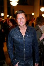 debutant. Skuespiller Peter Frödin debuterer som børnebogsforfatter sammen med dramatikeren Line Knutzon. 