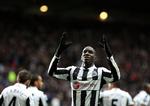 bøde. Newcastle Uniteds Demba Ba lurer på et skifte til en storklub. Og han har kastet sin kærlighed på Arsenal. 