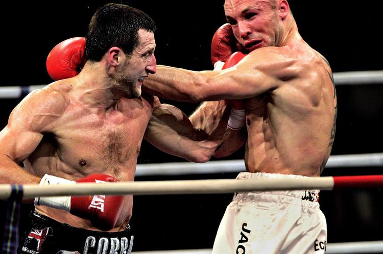 Revanche. Carl Froch (t.v.) tabte karrierens første kamp i april 2010 til Mikkel Kessler, der således snuppede britens WBC-bælte. Siden har Froch også tabt til Andre Ward, som også gerne vil møde Mikkel Kessler. 