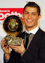 Vinder. Ud over prisen i 2008 er Ronaldo tre gange blevet nummer to i Ballon d'or-sammenhæng. 