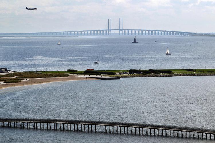 Medieskygge. »Der var en  mediehype, da Øresundsbroen blev  indviet«, fortæller forsker Jesper  Falkheimer. Men den er væk nu. 